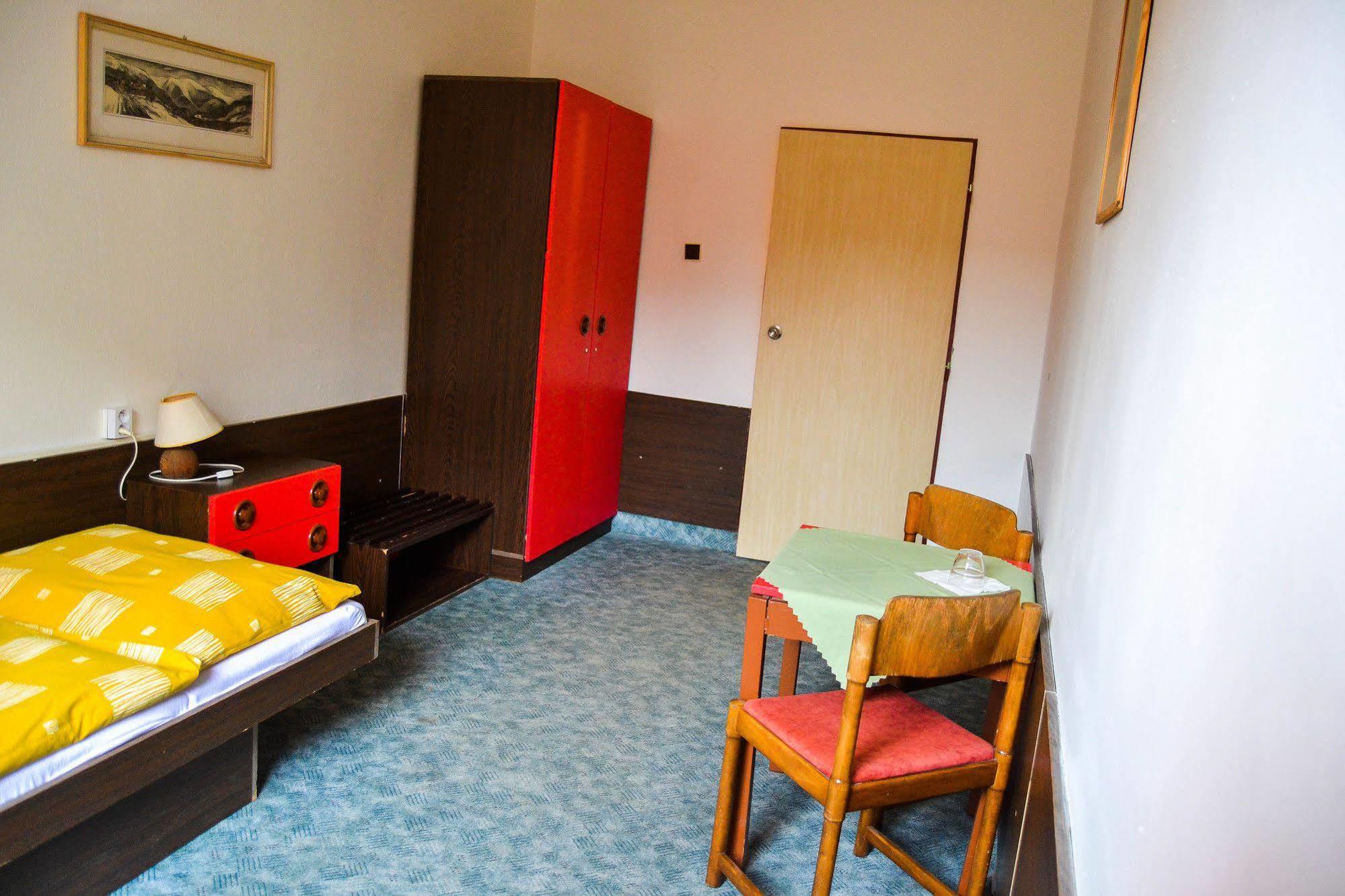 Hotel Krakonos Рокитніце-над-Їзероу Екстер'єр фото